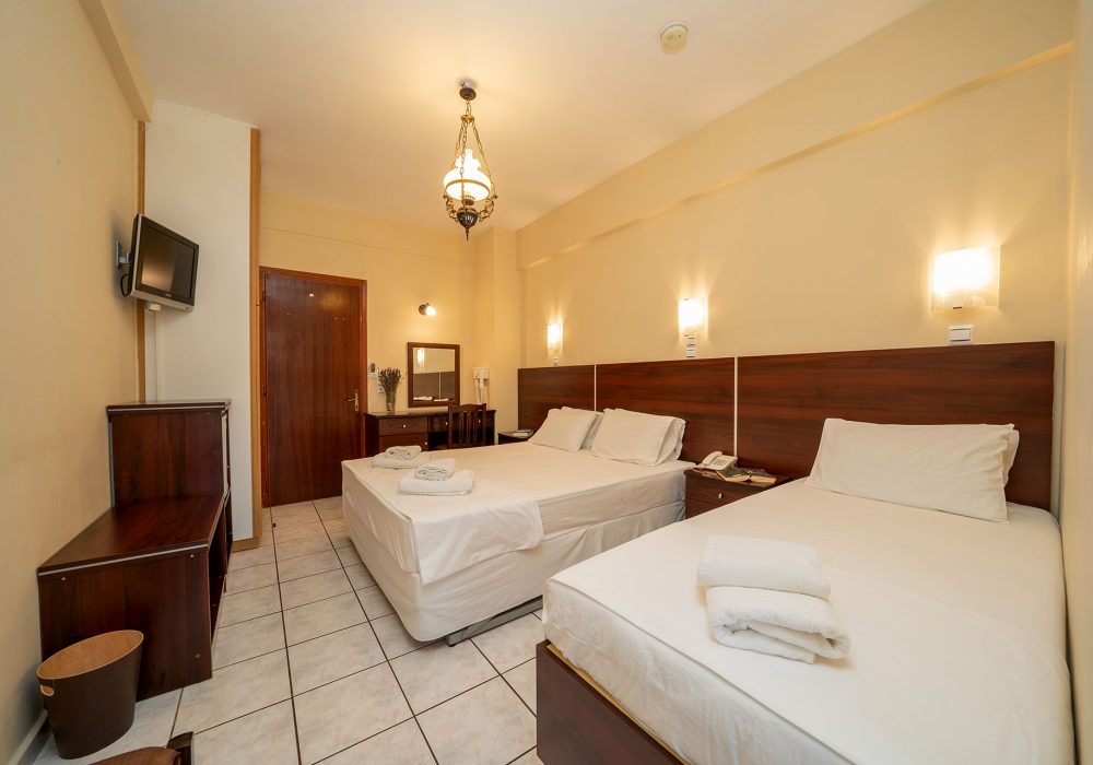 Classic Triple Room with Garden View