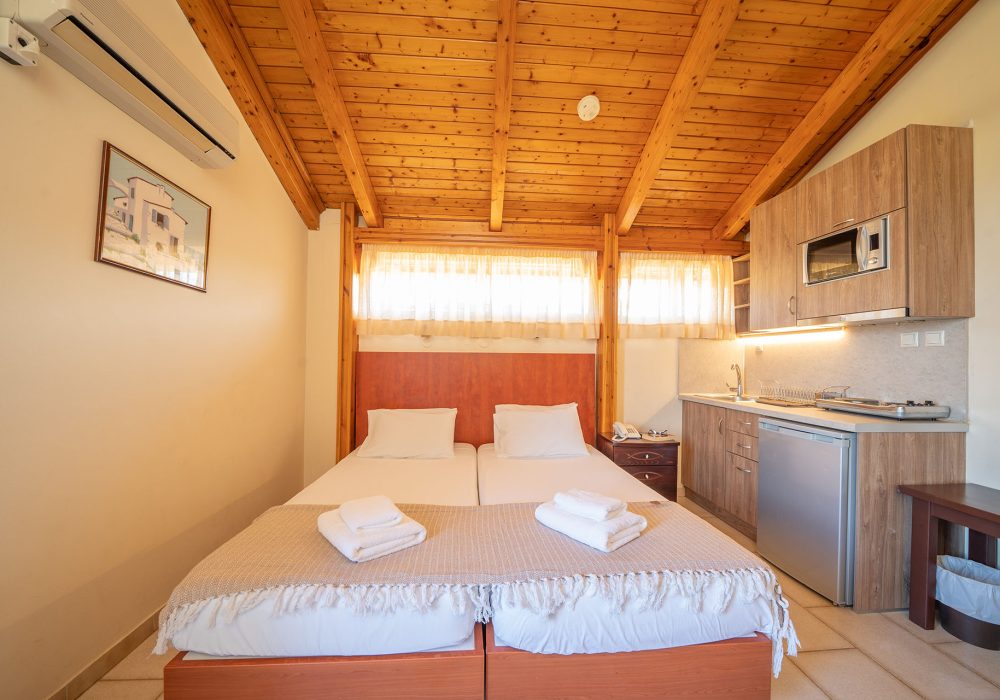 Studio Matrimoniale con Vista Mare Laterale
