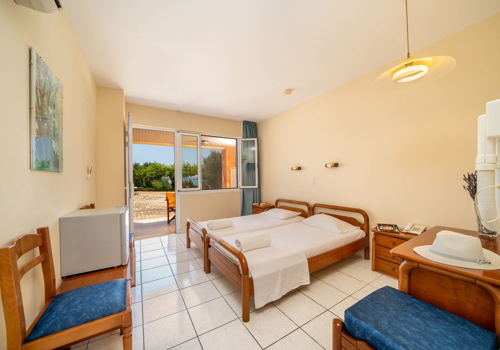 Standard Double Room with Garden View