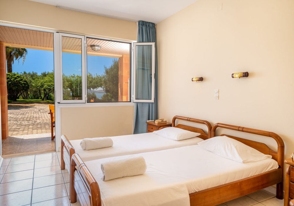 Standard Double Room with Garden View